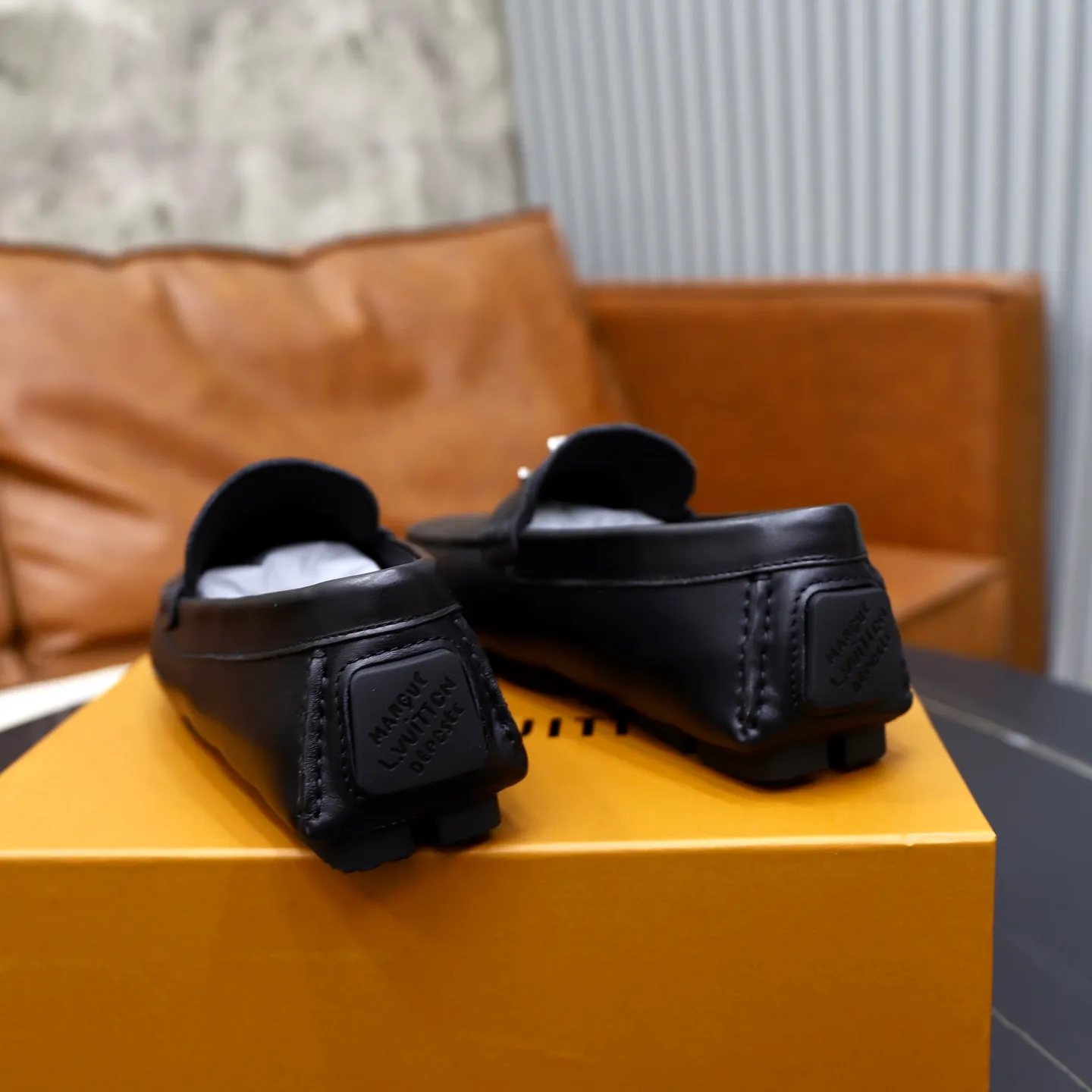 Ex-factory price: 480💰【LV】Louis Vuitton ⚠️High-end men’s driving and pedal series ⚠️38-44 (customized for 45) ⚠️All original cowhide leather! Thick and soft! Made entirely of calfskin lining! Rubber sheet anti-slip beanie sole! Three-dimensional package technology! Fashionable and classic! Handicrafts! Original high quality! Feel free to compare!